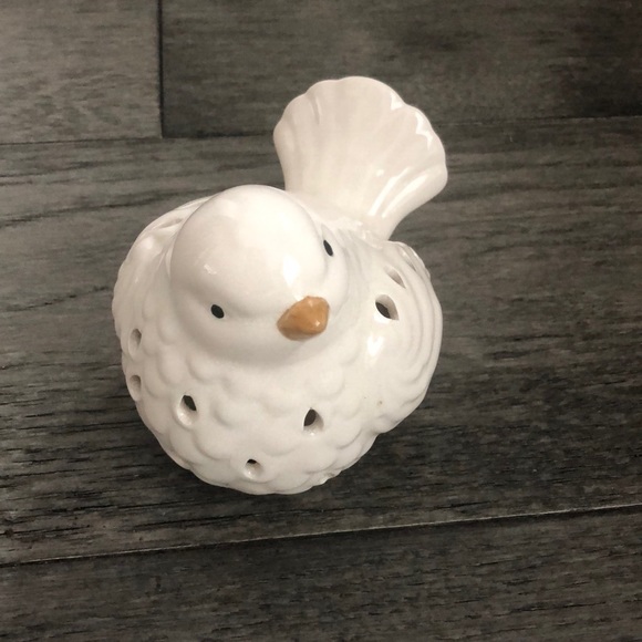White small ceramic Dove accent decor - Picture 2 of 8